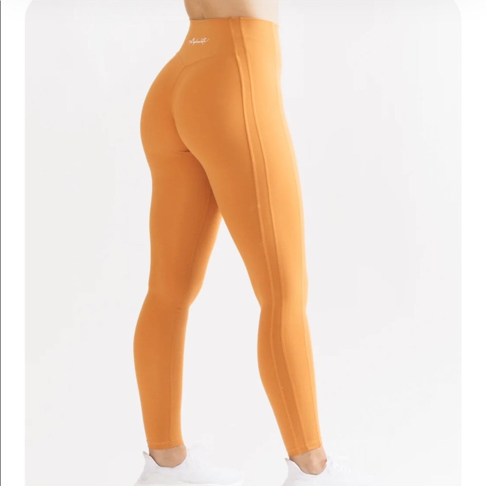 Alphalete Pulse Kinetic Leggings in Sun Kissed